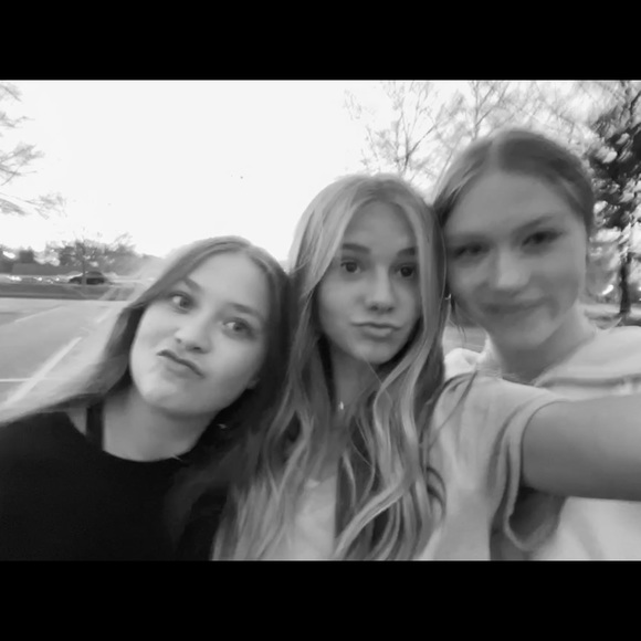 Meet your Posher, Ivy - Picture 1 of 1